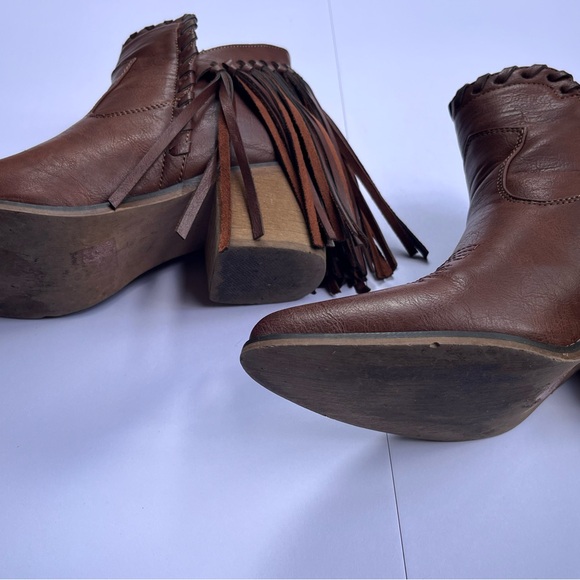 Natural Reflections Short Kaykee Tassel Western bootie with Box Size 7 - Picture 4 of 5
